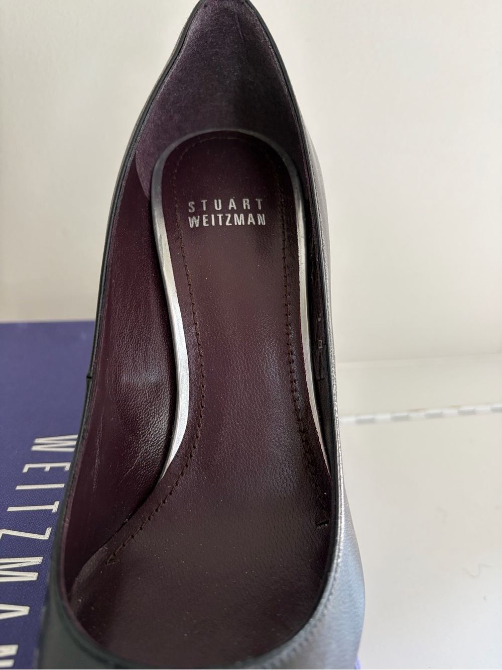 Stuart Weitzman Black Leather Pointed-Toe Stiletto Pumps - Picture 3 of 7